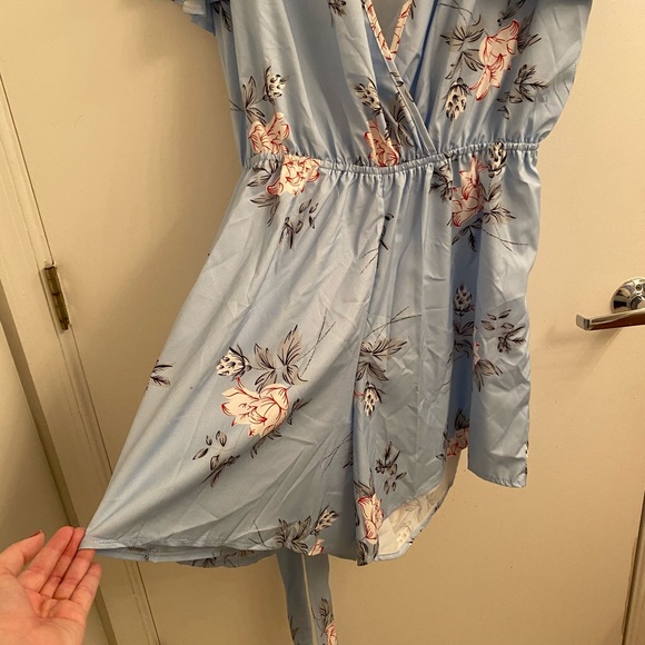 Light blue floral skort wrap romper with skirt - Picture 7 of 8
